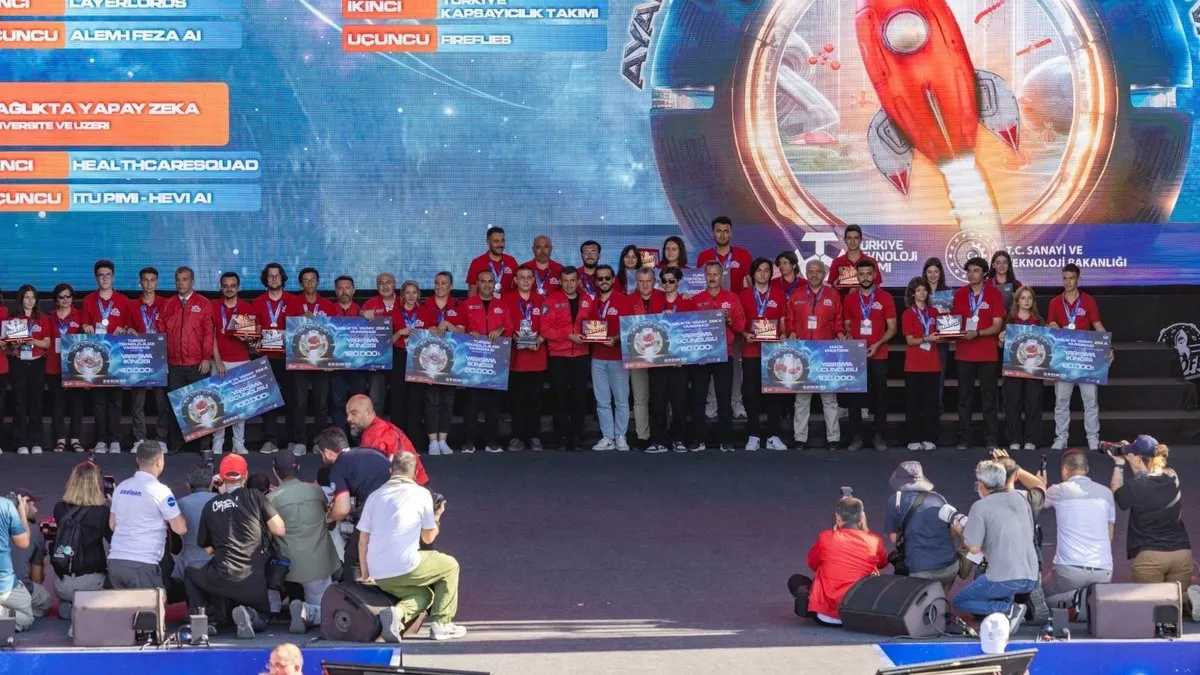 İzmirli Taha’nın takımına TEKNOFEST’te ikincilik ödülü