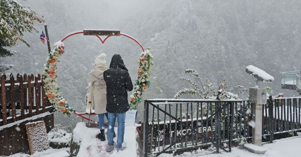 Sıcaklık düşüyor, kuvvetli yağış karla birlikte geliyor!