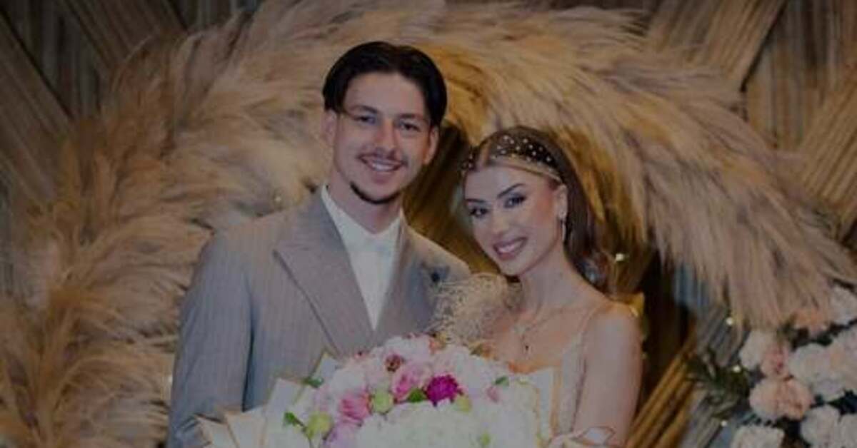 Ünlü futbolcunun annesine tepki yağdı