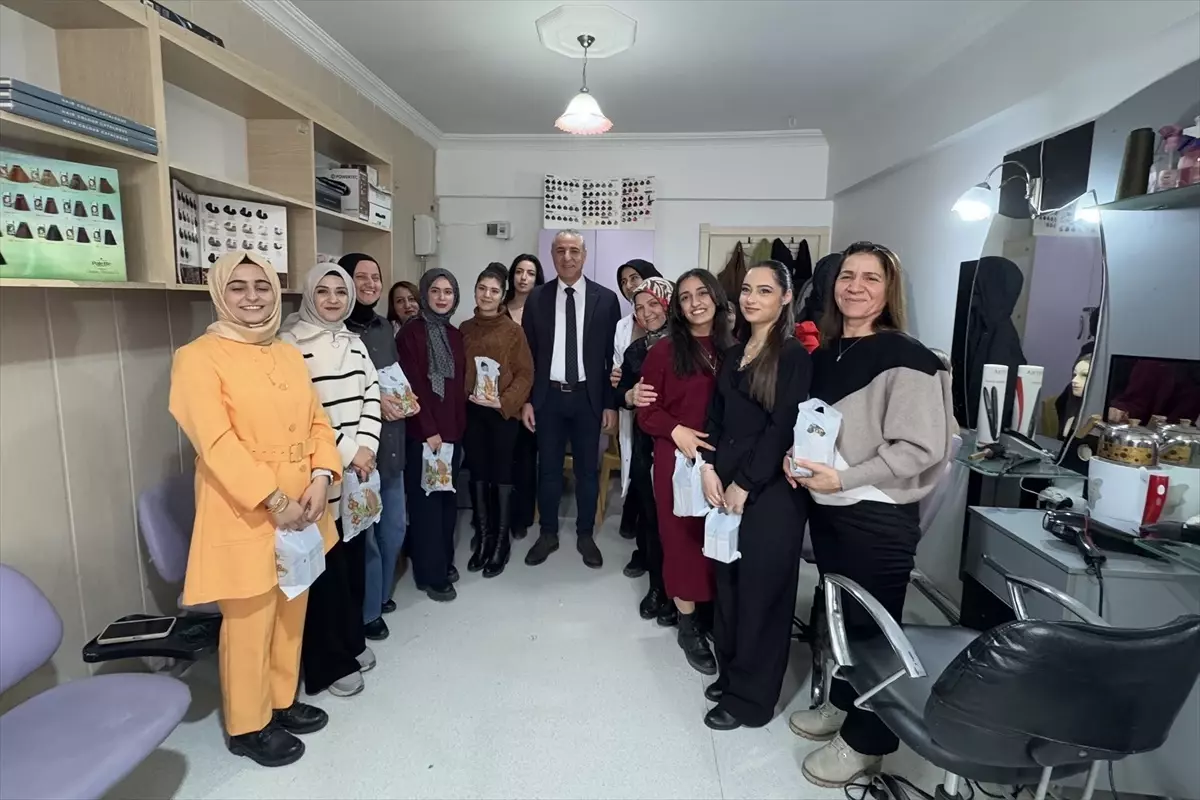 Elazığ’da Kuaförlük Kursuna Cilt Bakım Seti Hediye