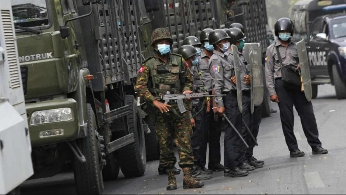 Myanmar ordusu sağlık ocağını bombaladı: 11 ölü