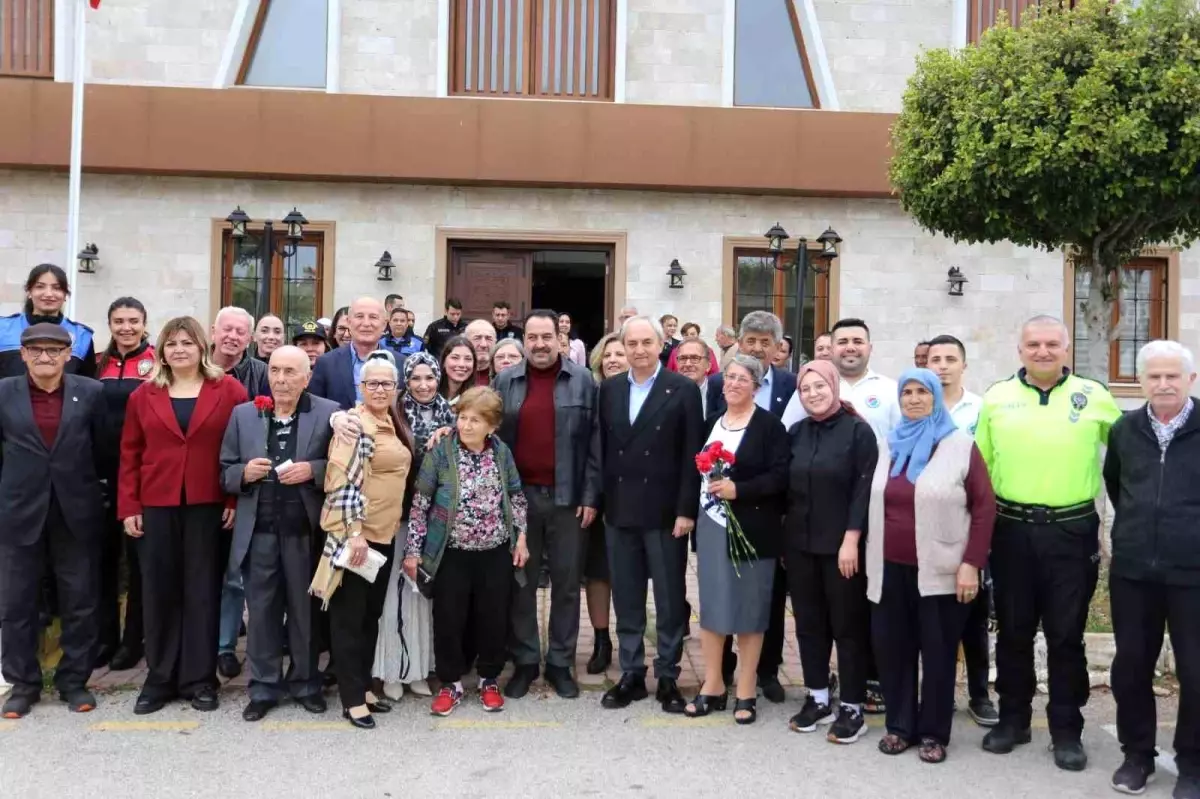 Kepez Huzurevi’nde Bayram Sevinci